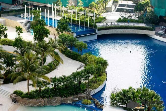 Azure Urban Resort Staycation Manila Exterior photo