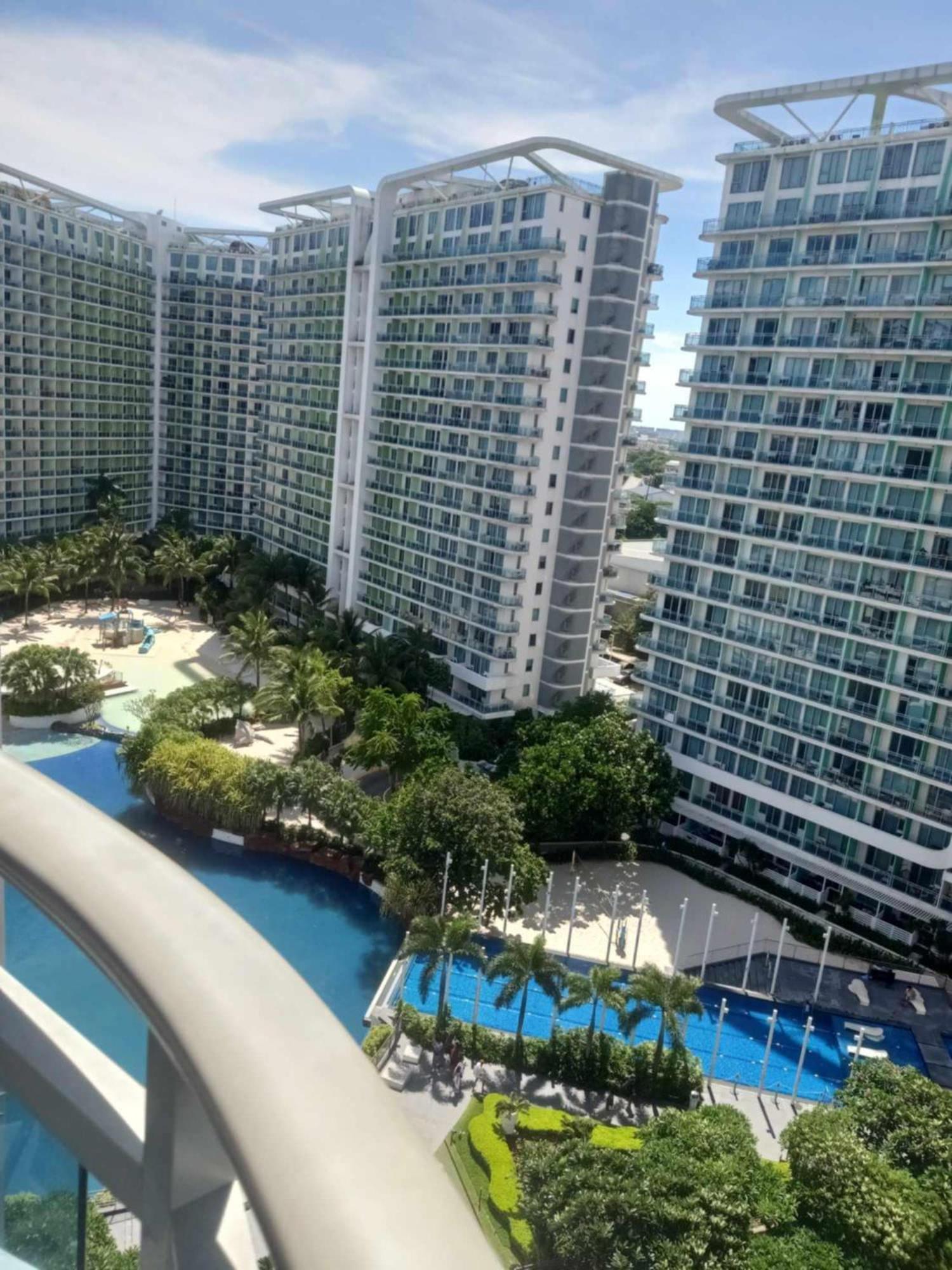 Azure Urban Resort Staycation Manila Room photo