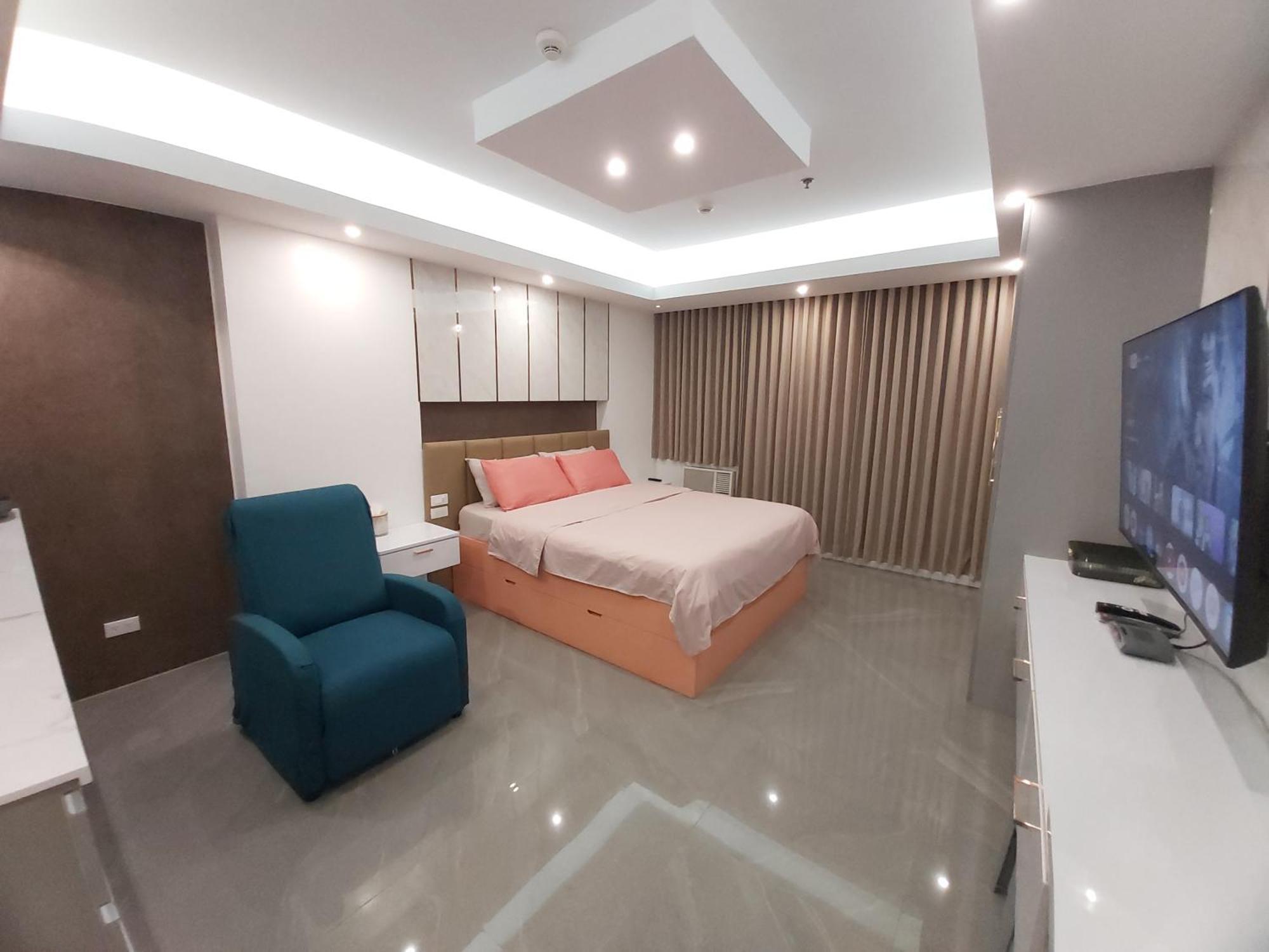 Azure Urban Resort Staycation Manila Room photo